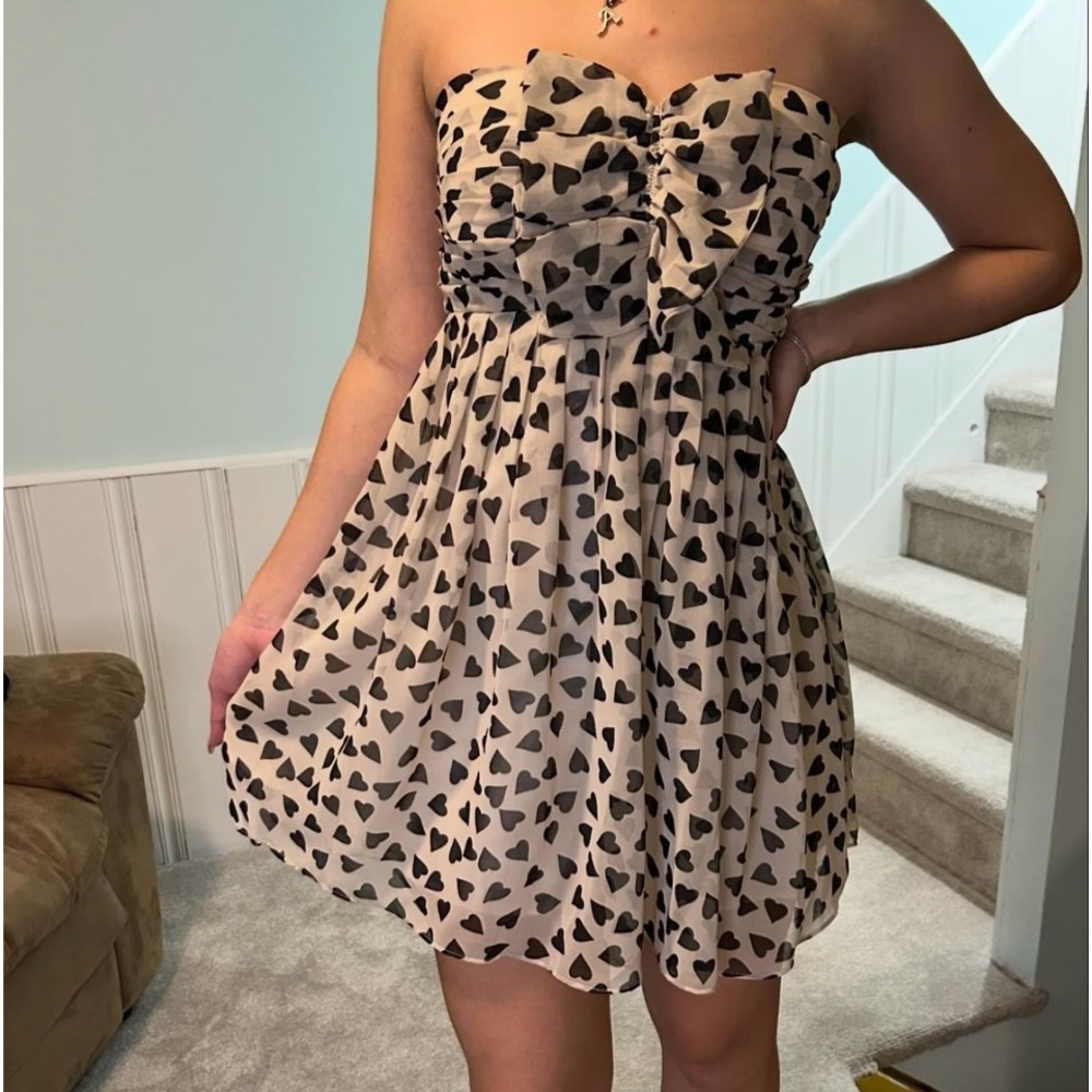 Short strapless flowy dress
